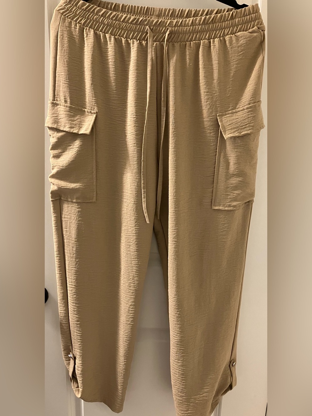 Elizabeth & Nicole Women’s Textured Cargo Jogger Pants XL Tan